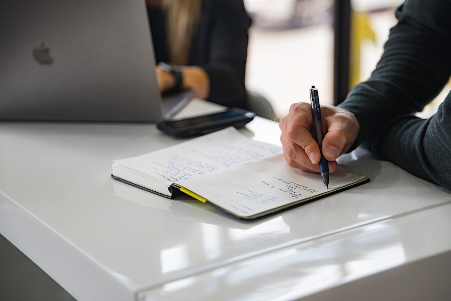 Linha de produção industrial — ambiente operacional de clientes SigmaJob